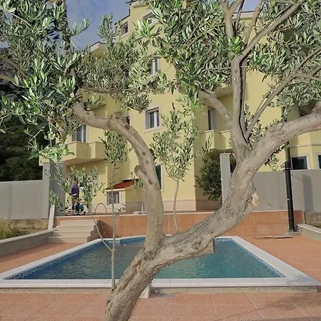 Apartman Viktorija Apartment *